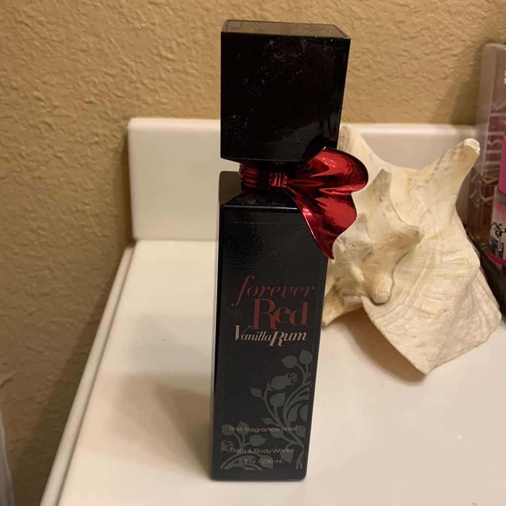 Bath and body works forever red vanilla rum perfume
